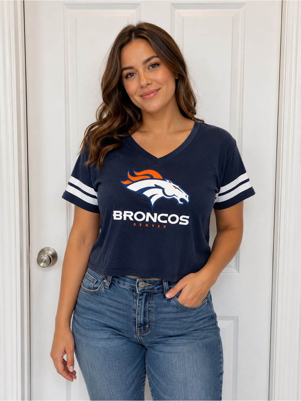 Denver Broncos NFL Team Apparel Women’s Large  V-Neck Graphic Tee